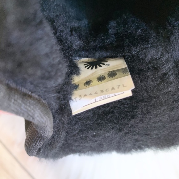 UGG Classic Short Stud II Black Boots - Picture 8 of 9